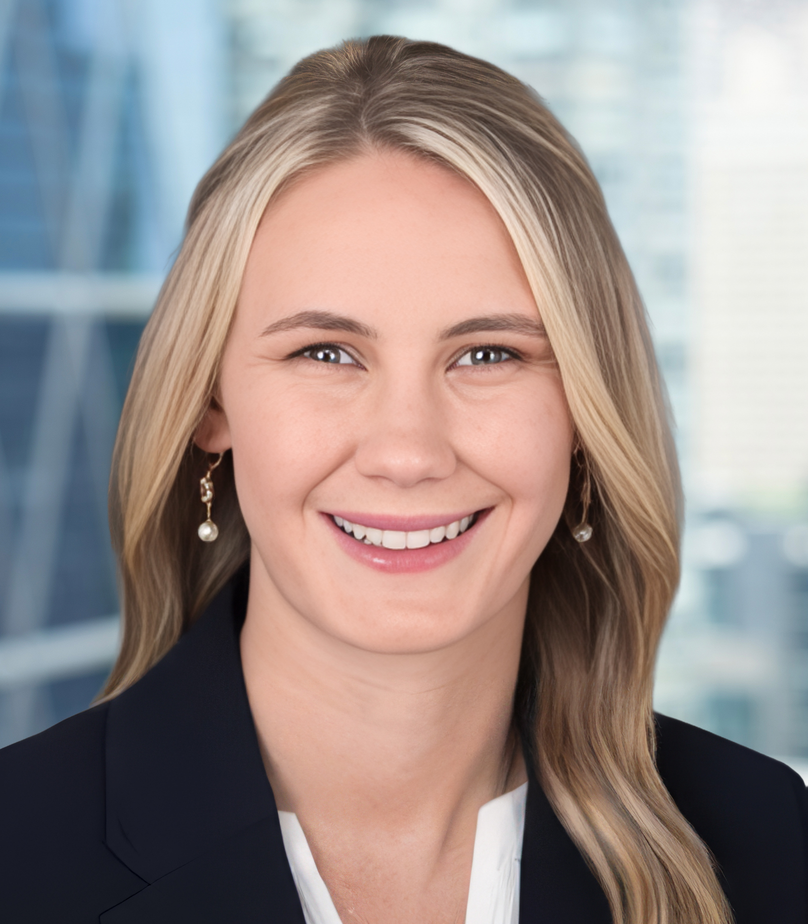Kelly Ross Headshot